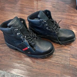 Men’s wolverine work boots size 11